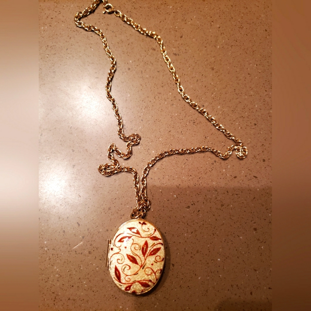 Vintage Enamel Gold Tone Locket Necklace